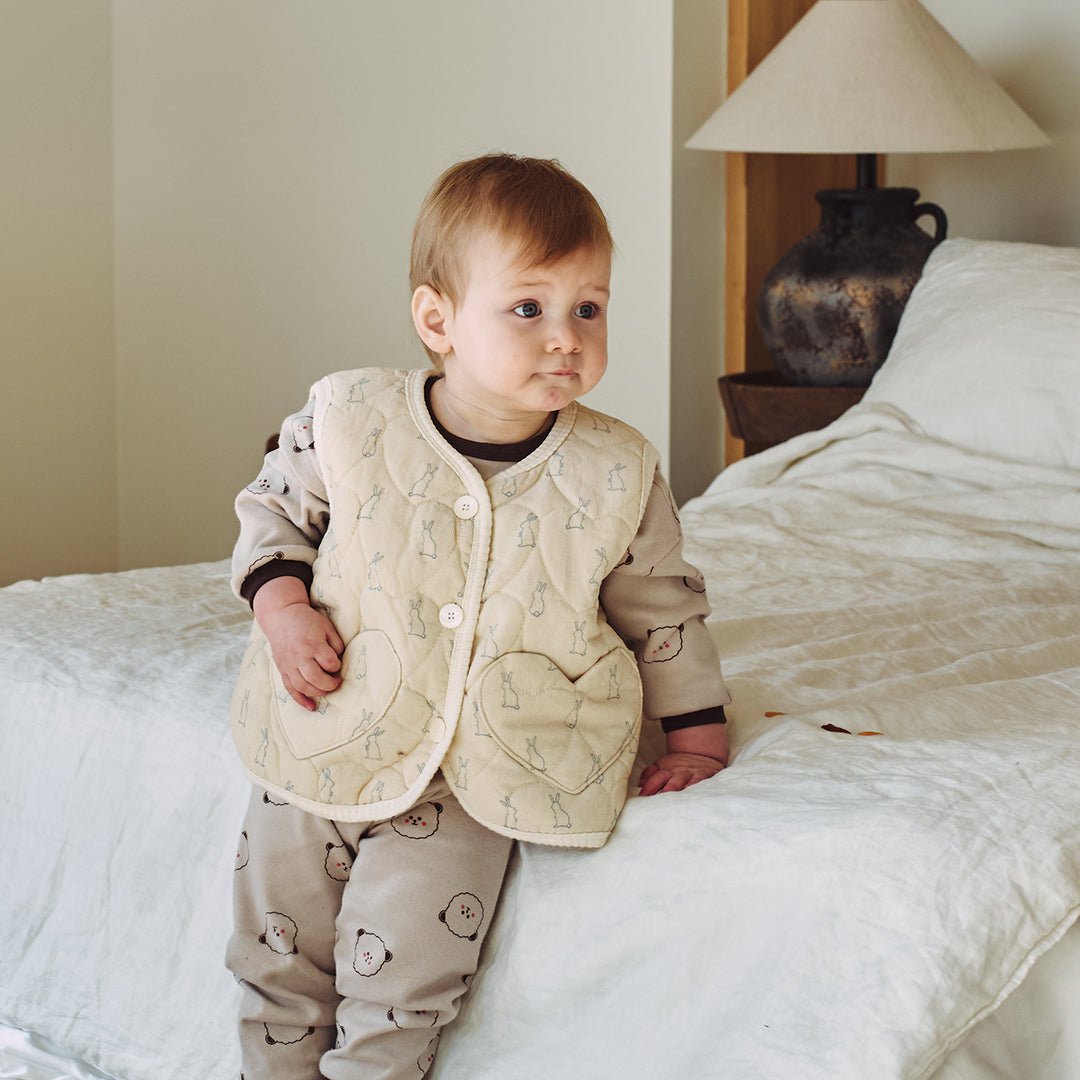 Heart Patterned Rabbit Vest - Zezebaebae